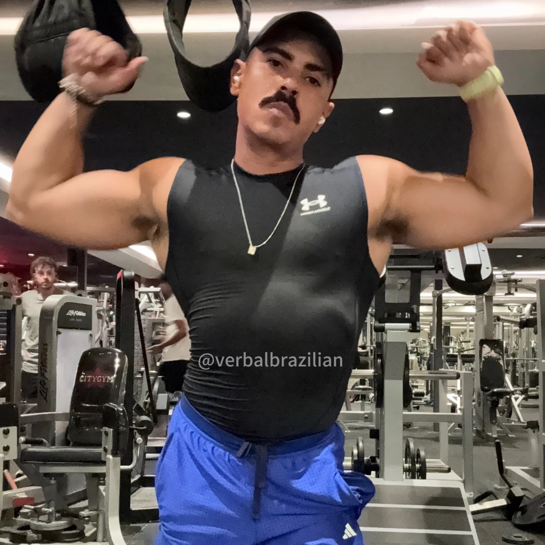 Let me feel your ass after my workout 