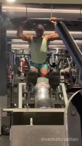 Getting big ficando forte