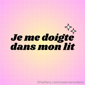 Nue dans mon lit au r veil une forte envie de me masturber j ai d cid