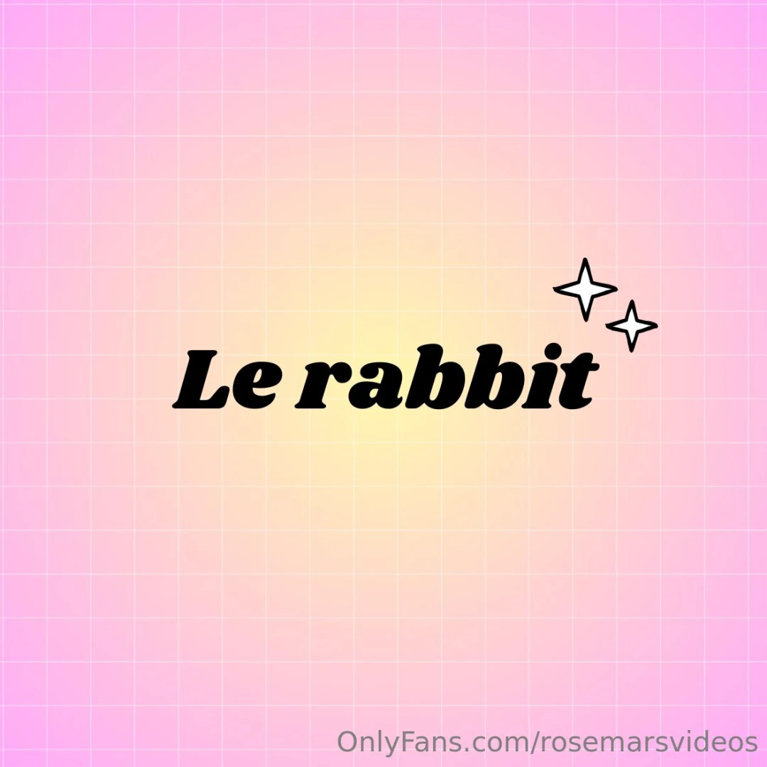 Les cuisses ouvertes vos regards coquins je savoure le plaisir 