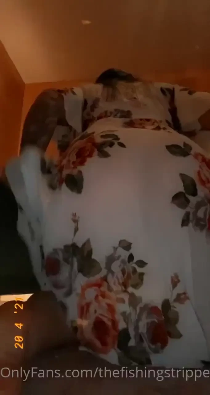 Some booty bouncing for your timeline just out of curiosity who loves 
