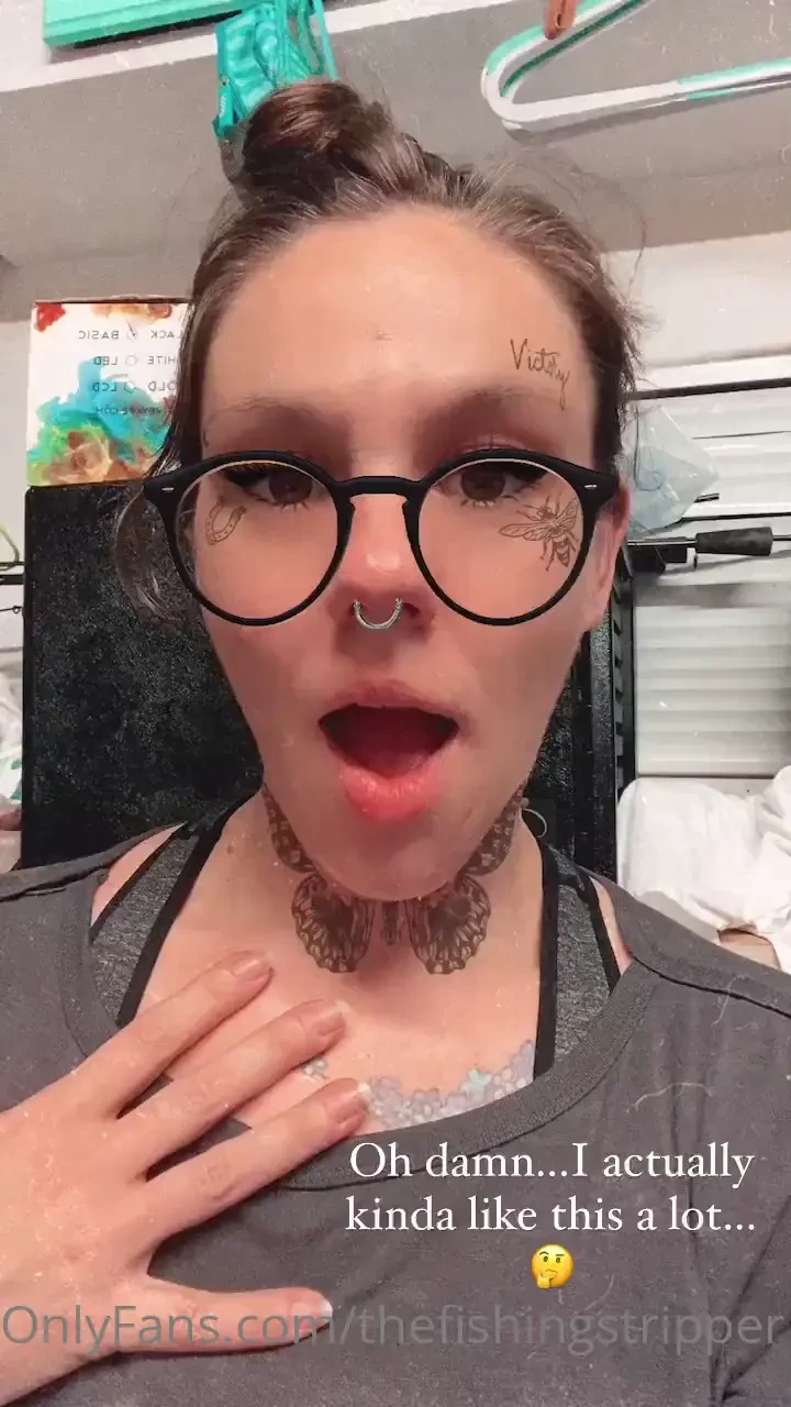 This is cute as fuck and make me wanna get a neck tattoo lol what do y 