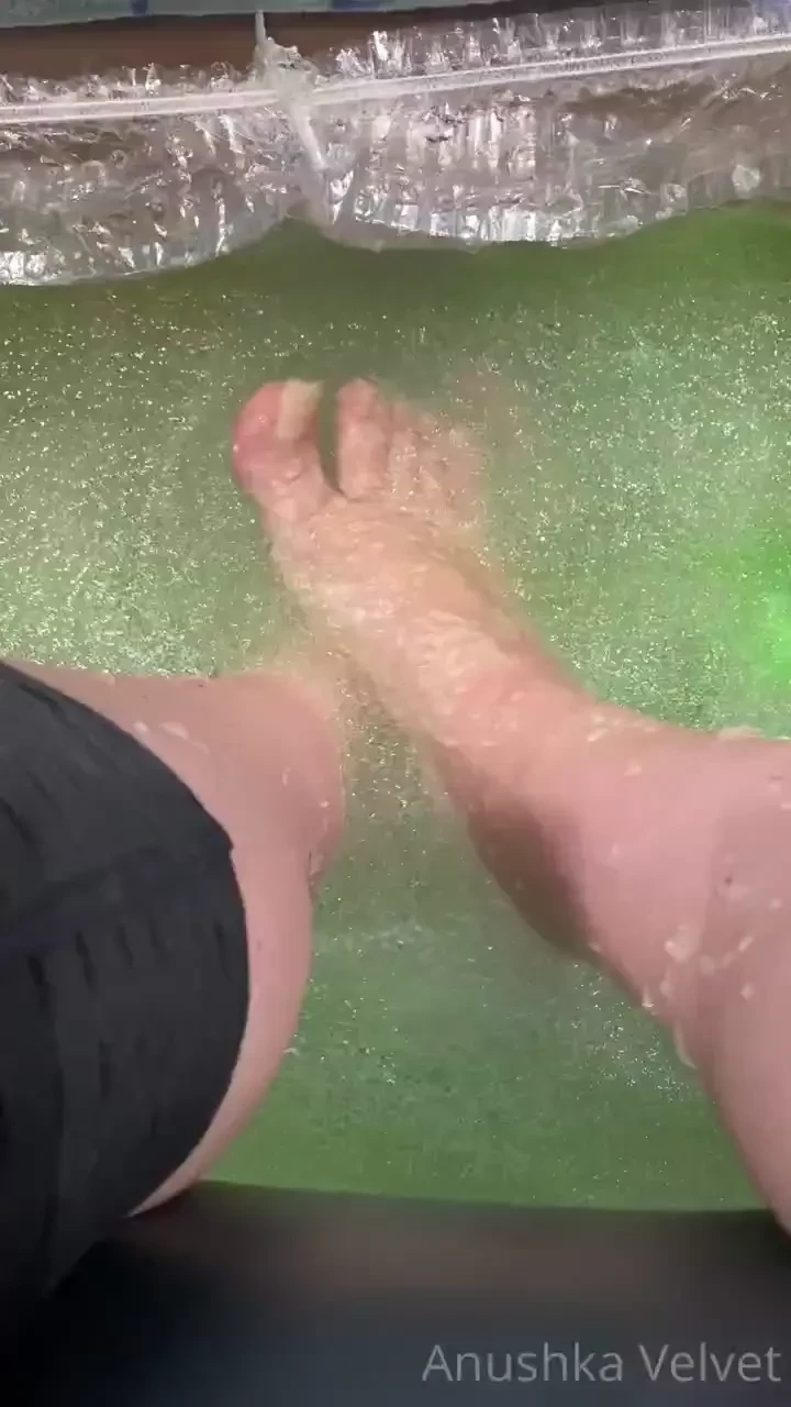 Just my nude toes playing in this slime stuff they have at the salon 