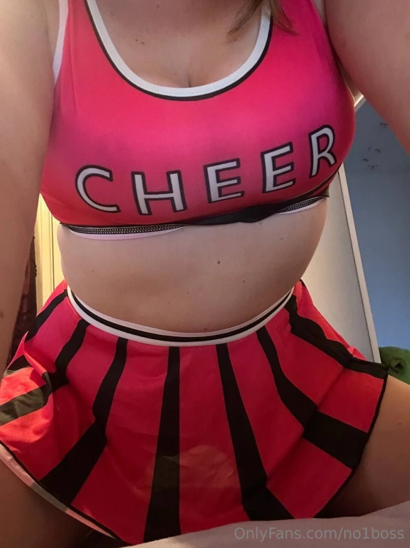 Dropping new hot videos showing off my sexy new outfits what s your part 2 