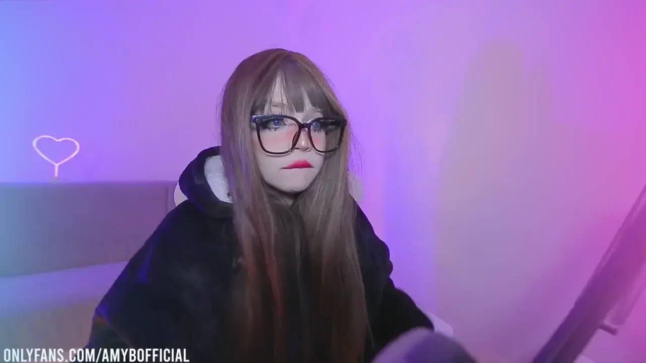 Kawaii girl and her massager 