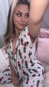 Check your dms i m doing sexting sessions