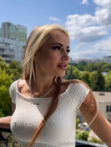 Weekend strolls are my little therapy sunshine on my skin light breeze