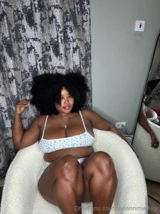 Wanna spread meh thick thighs daddy