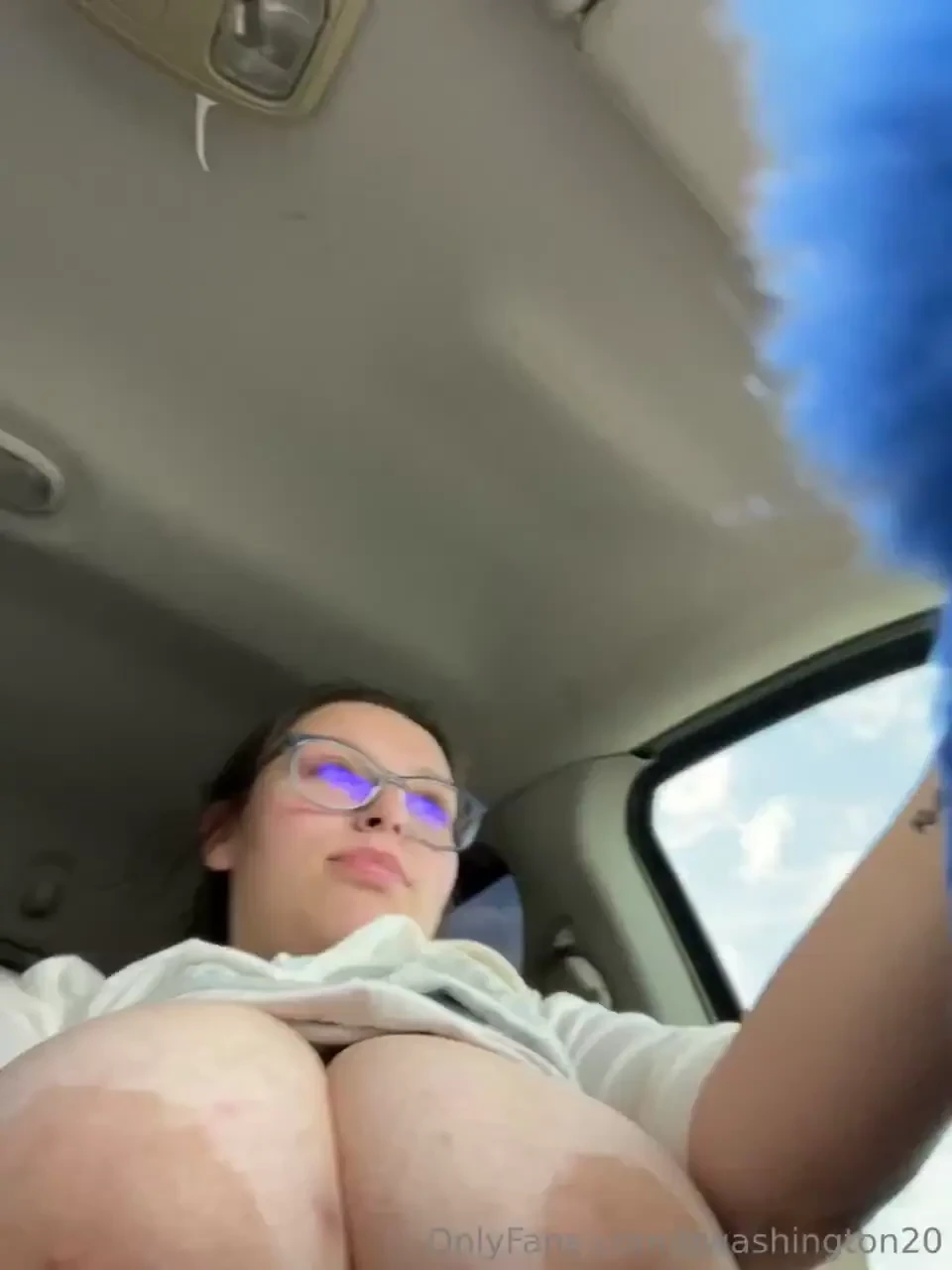 My fav thing to do is hope someone will look over while i m driving n 