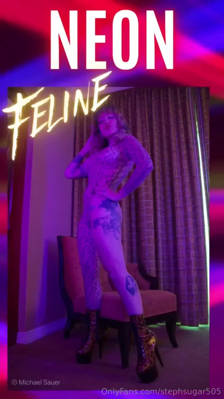 Whole set of photos of me in this cute bodysuit and cheetah pleaser 