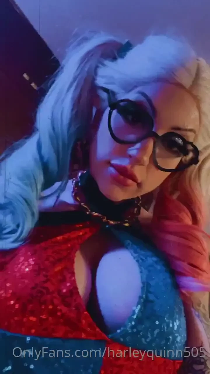 New outfit for miss harley- i had a horny harley moment and decided to 