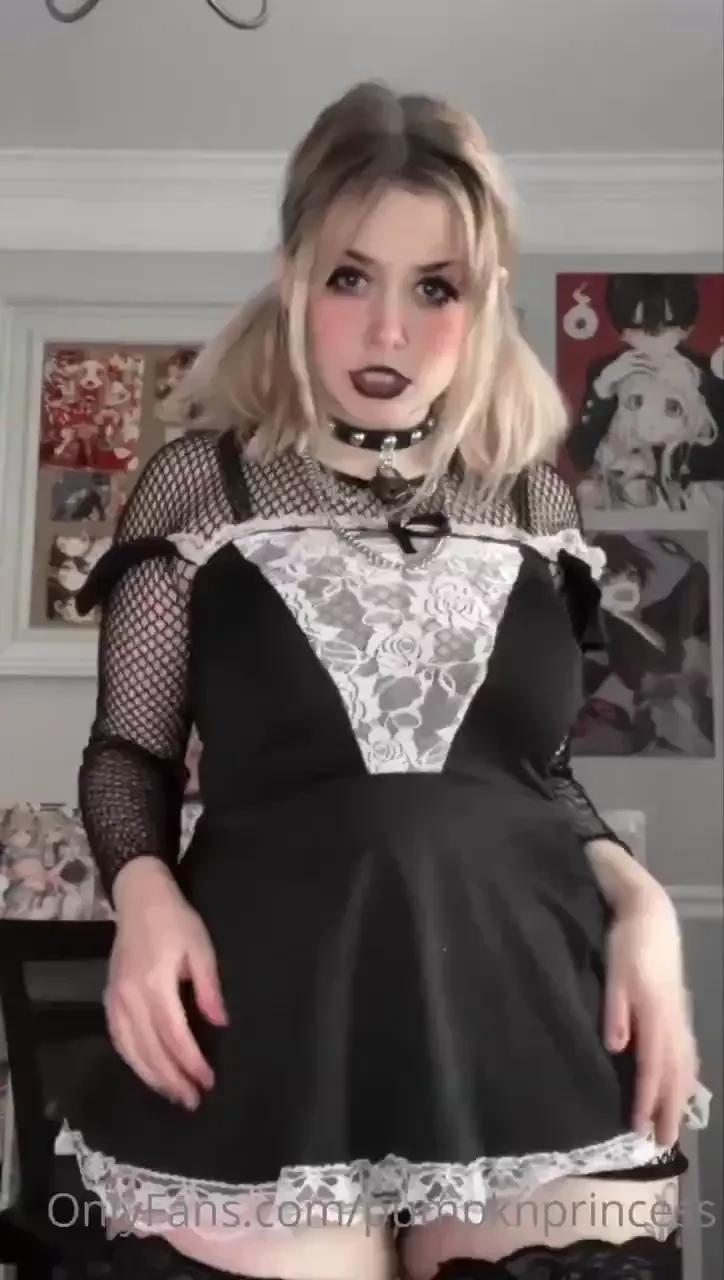 Some more in this outfit and a outtake from my tiktok 3 