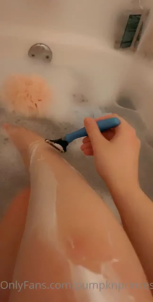 Kinda silly but here s some bathtime stuff from my bath earlier 