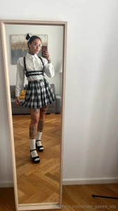 Today i decided to try on something classic but with a twist feeling