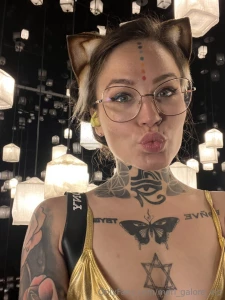 I want to send each and every one of you an air kiss you are my