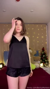 My first post in new year yay do why not start it with a cute video