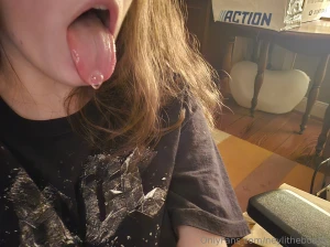 Put it deep depp in the mouth uwu