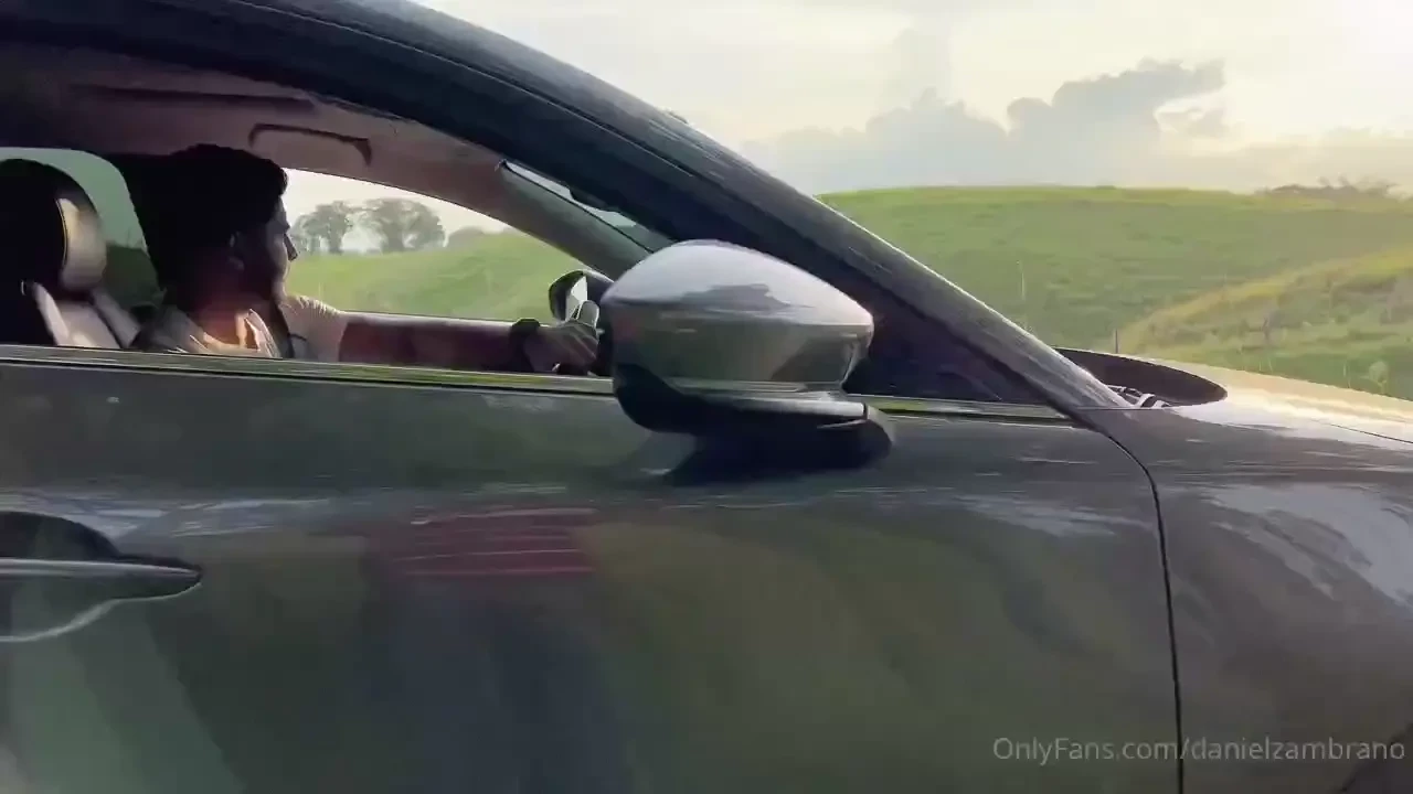 Es un enorme culo el cual puedo llenar con mi buena y grande polla 