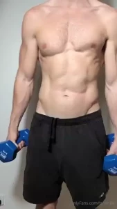 Tyrannosaurus flex