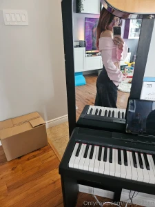 Coucou vous pouvez consulter mon siteweb il a t mis a jour j attend de