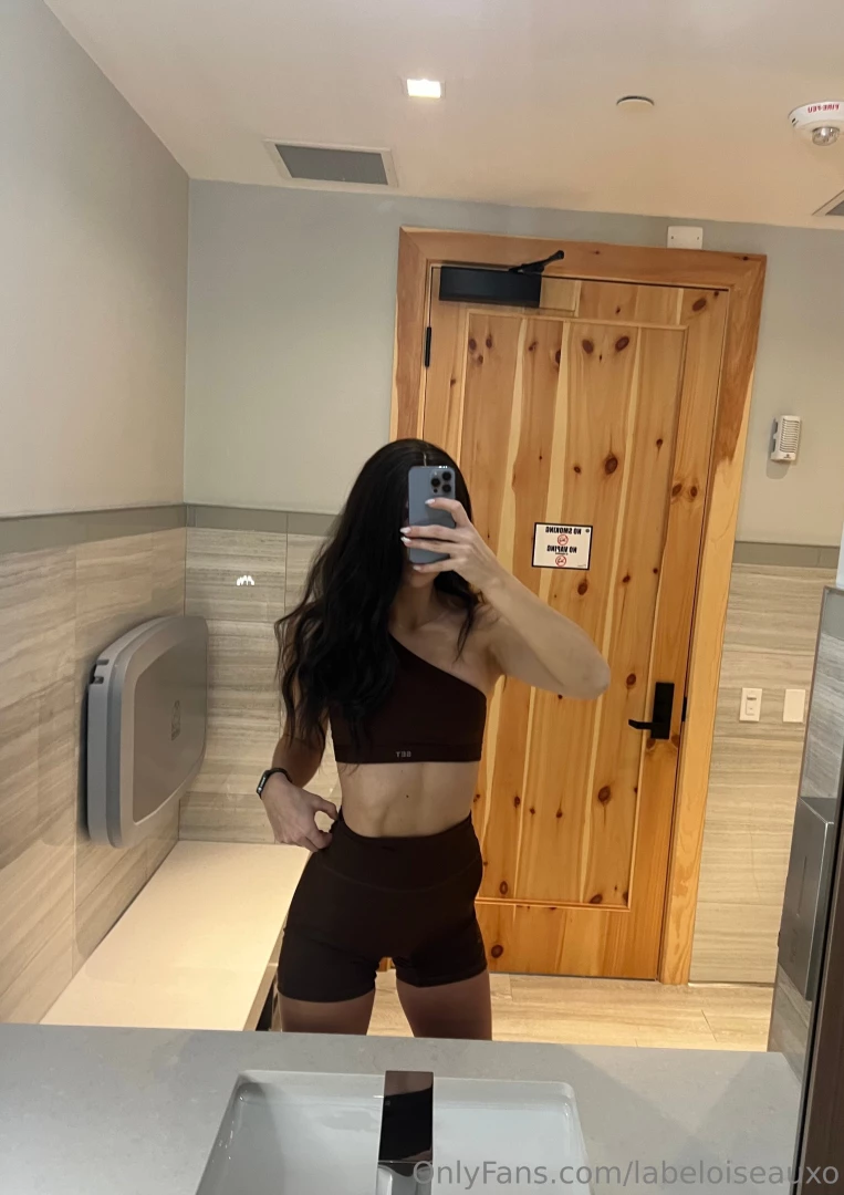 I love when men stare at me while i workout 