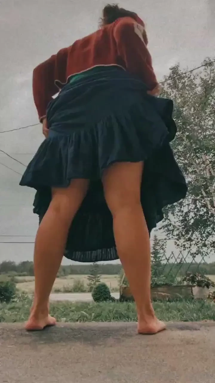 No sound i don t mind showing off my legs but there is something 