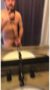 Escape from the family to jerk off