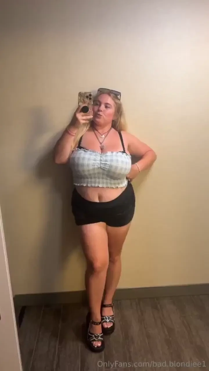Spam of my outfit at the hotel like this post to see the next outfit i 