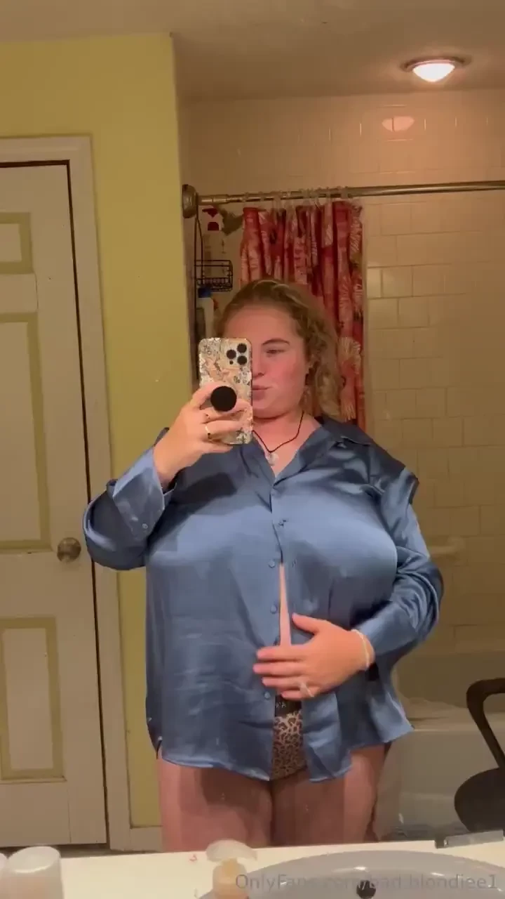 Bad-blondiee1 