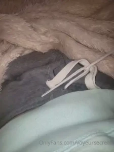 Can t decide if i should clean my house or stroke my cock can you come