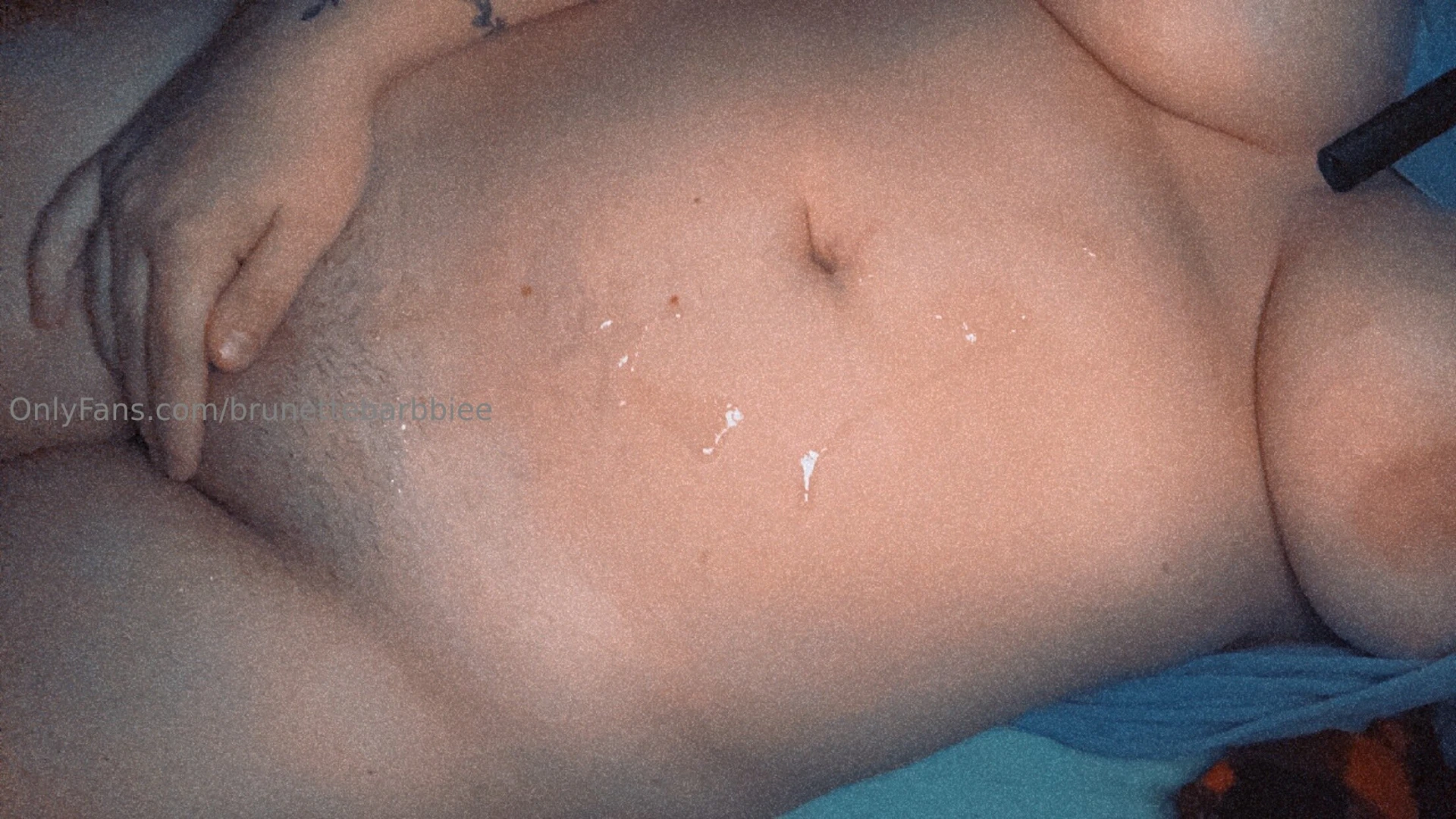 Tip this post 5 to see mommy fucking santa 