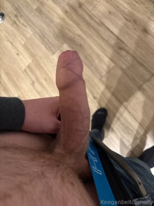 Who wants to see my ass tip to show me