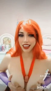 Mucho m s de este riqu simo v deo con mi cosplay de jessica rabbit