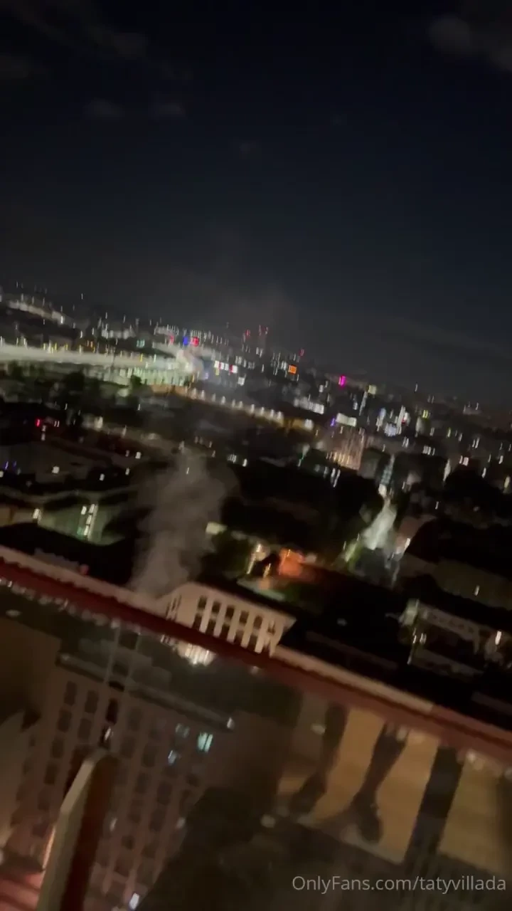 I fuck you and you suck me on the balcony whichever you want 