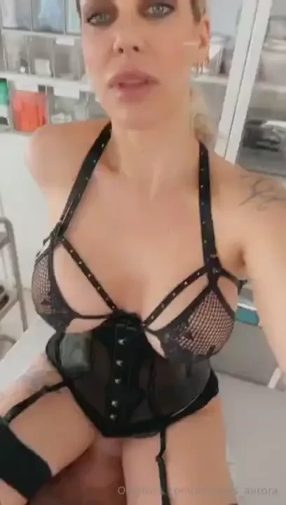 Je l nger ich sitze desto gem tlicher wird es f r mich 