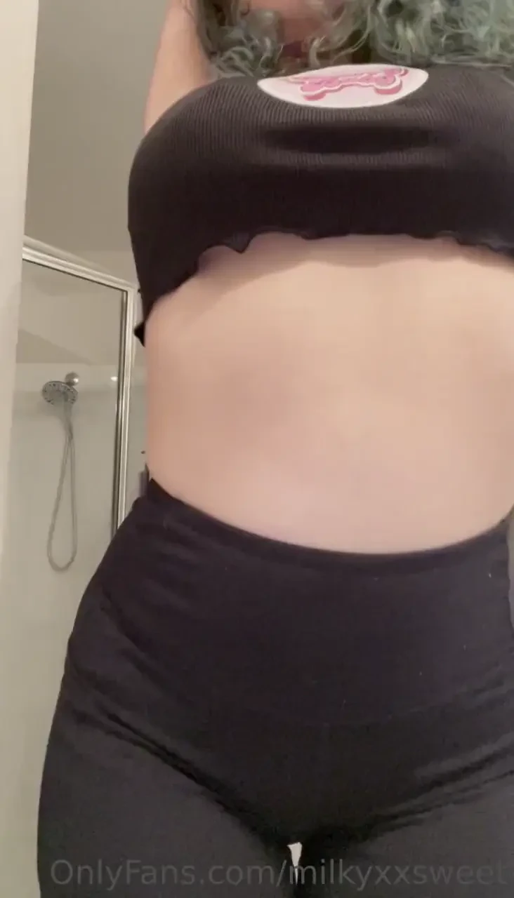 Under boob amp side boob combo while i m nice and full 