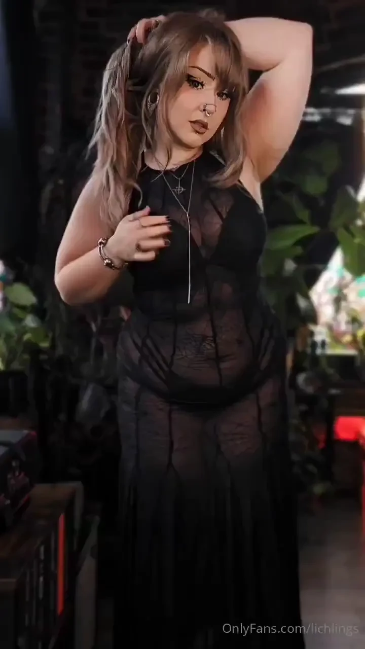 Did y all see the spider dress i posted on social media this one 