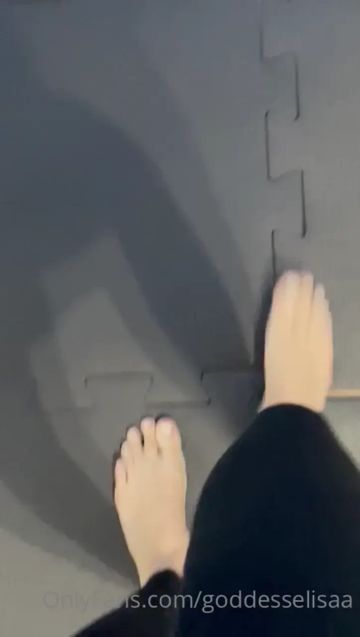 Just another day walking just another day waiting my personal trainer 