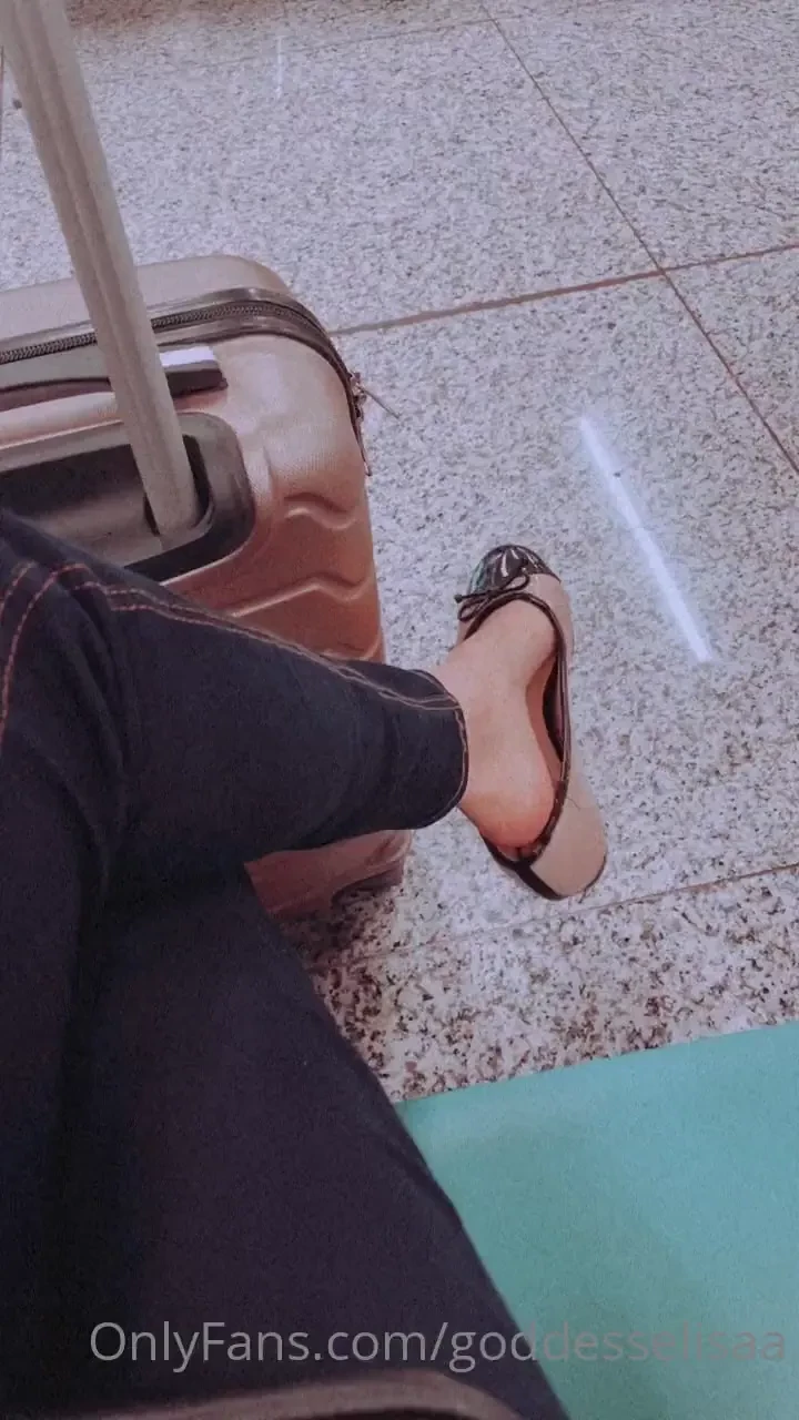 Waiting my flight 