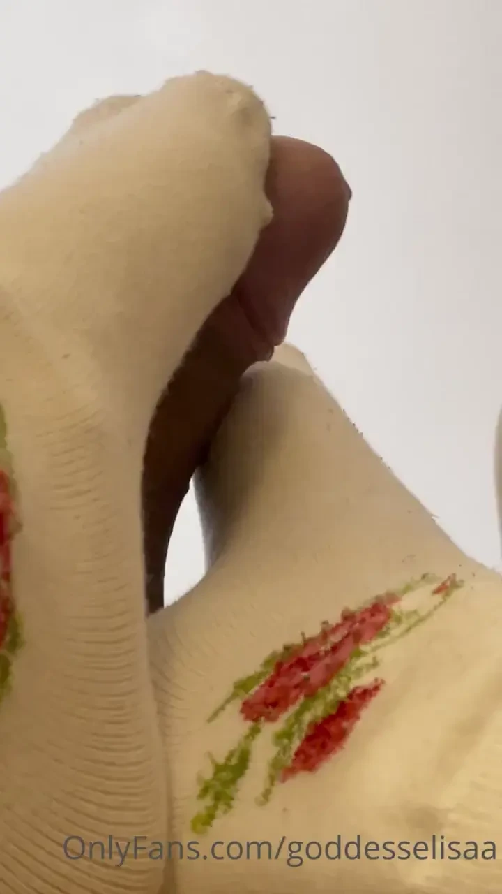 Sockjob is a wonderful idea when i don t want your precum on my feet 