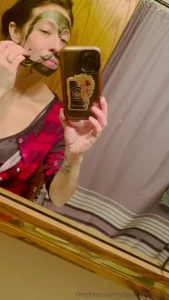 Merry christmas i got a bunch of face-masks in my stocking and had