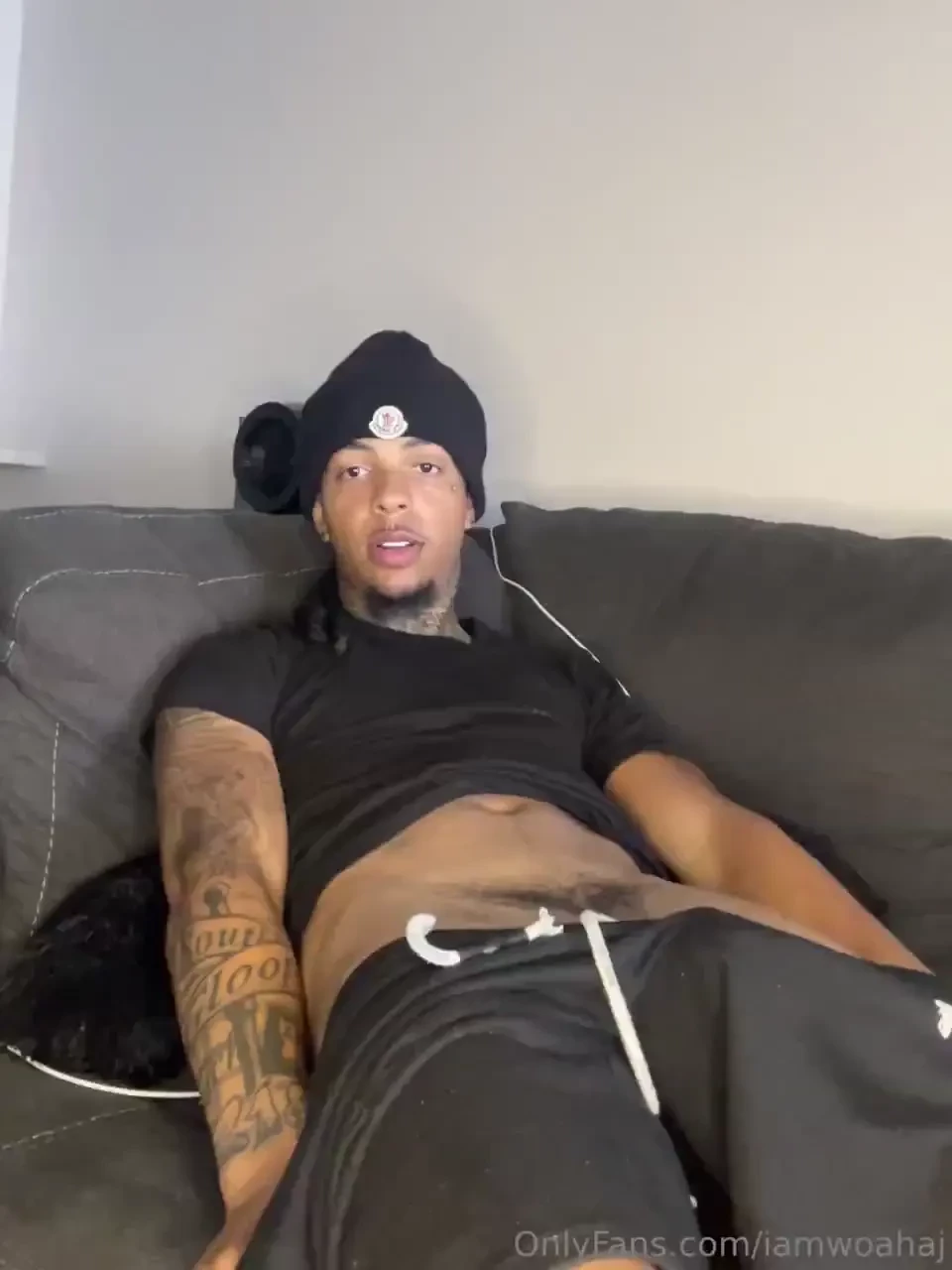 Was chilling on da couch got horny so starting beating my sh t i said 