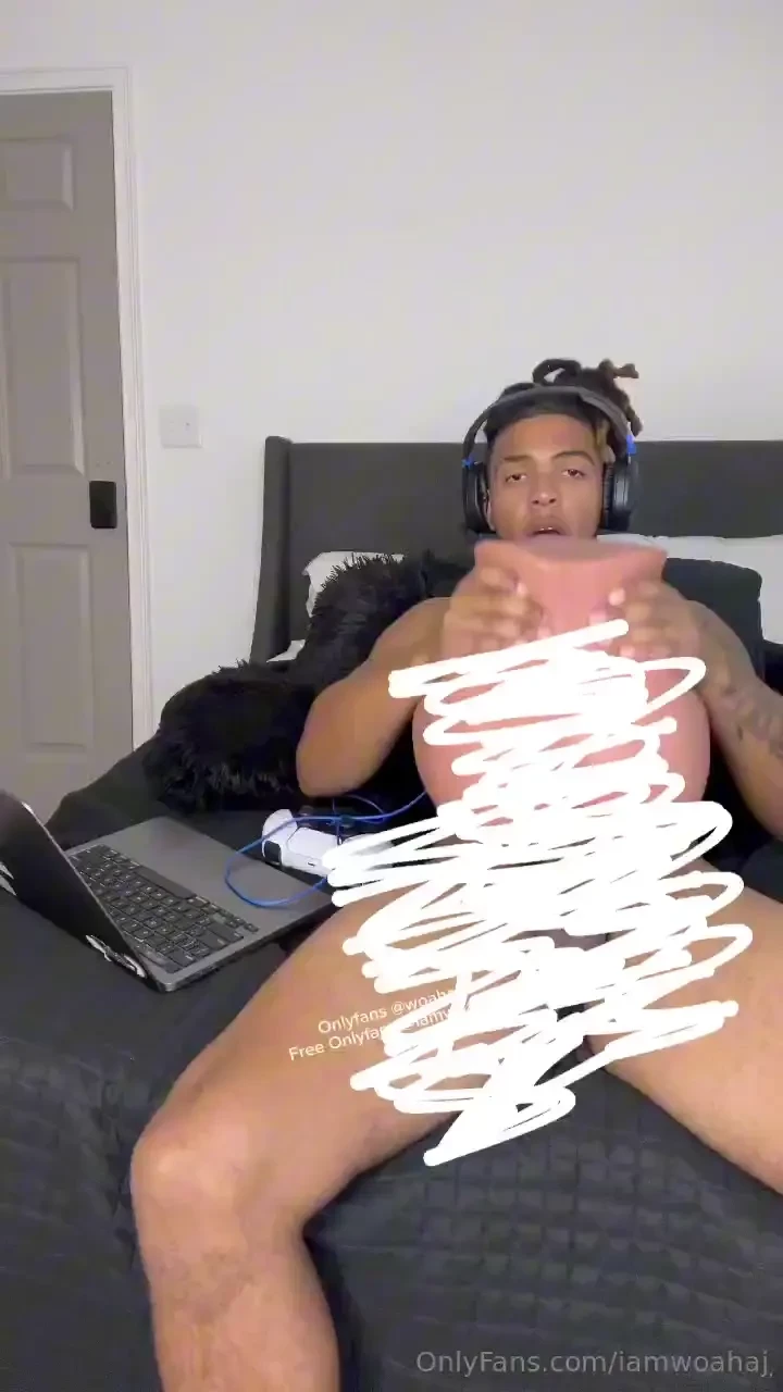 Was hitting this bit from the side till i busted all over myself was 