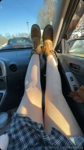 Hi here s some legs