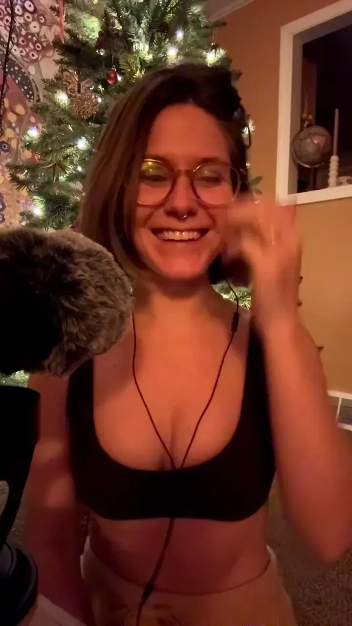 Stream started at 11 30 2024 7 20 pm asmr tingles 