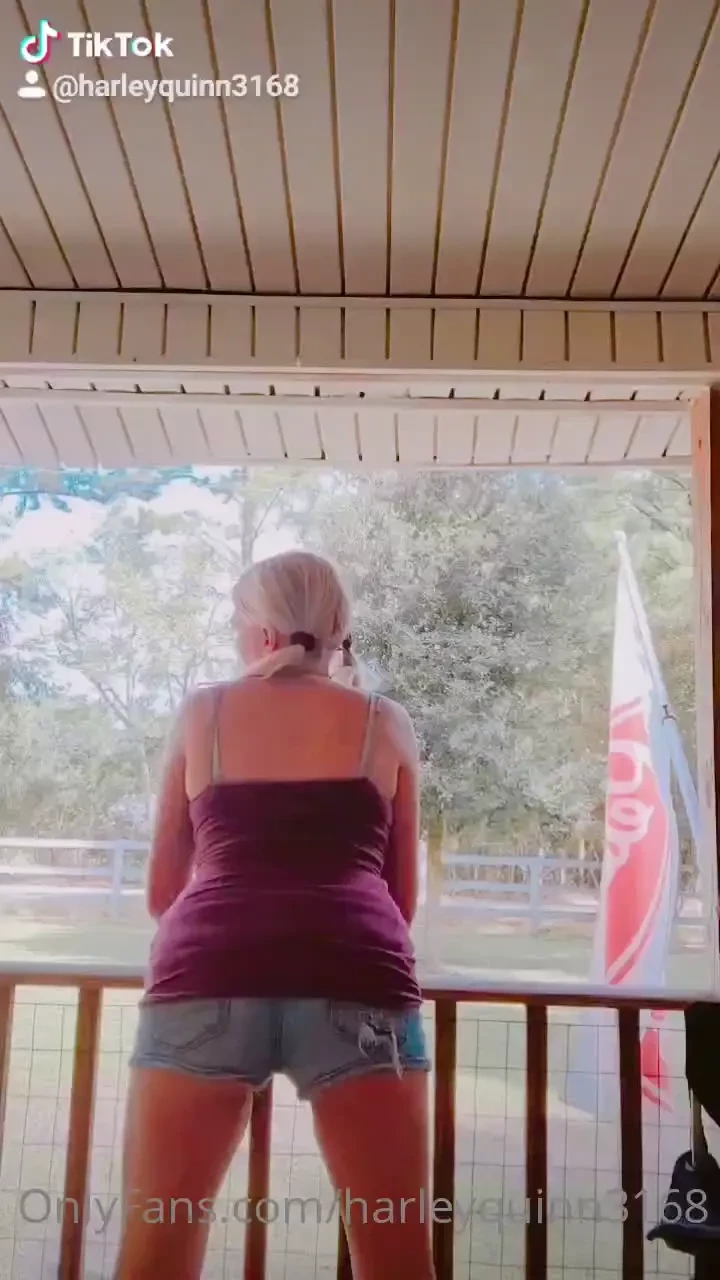 I don t have a big butt but i do move what i got 