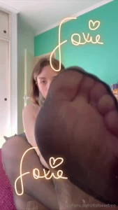 Video usando medias y ropa interior para despues quitarme todo y