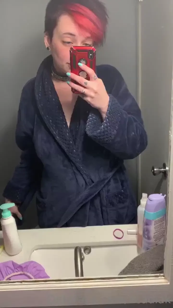 Cum get ready for work with me 