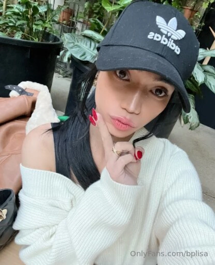 Soft glow dirty mind what a combo huh 