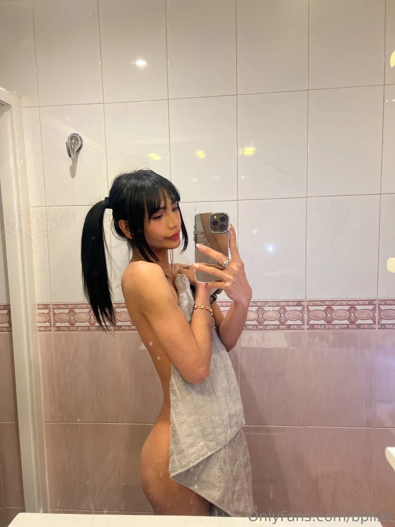 Should i drop the towel and give you the full view 